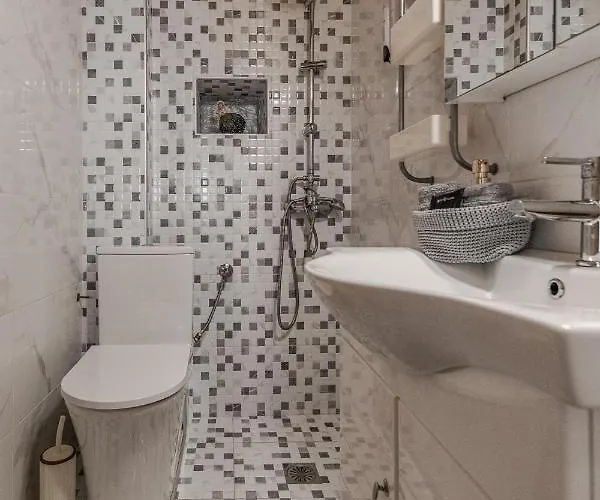 Dream On A Wave Скиатос